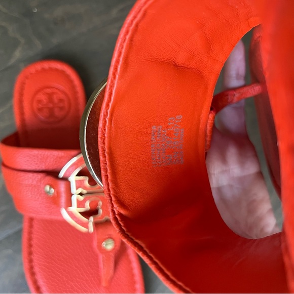 Brand New Tory Burch Fire Orange Amanda Flat Thong Sandals Tumbled Leather SZ 5 - Picture 4 of 4